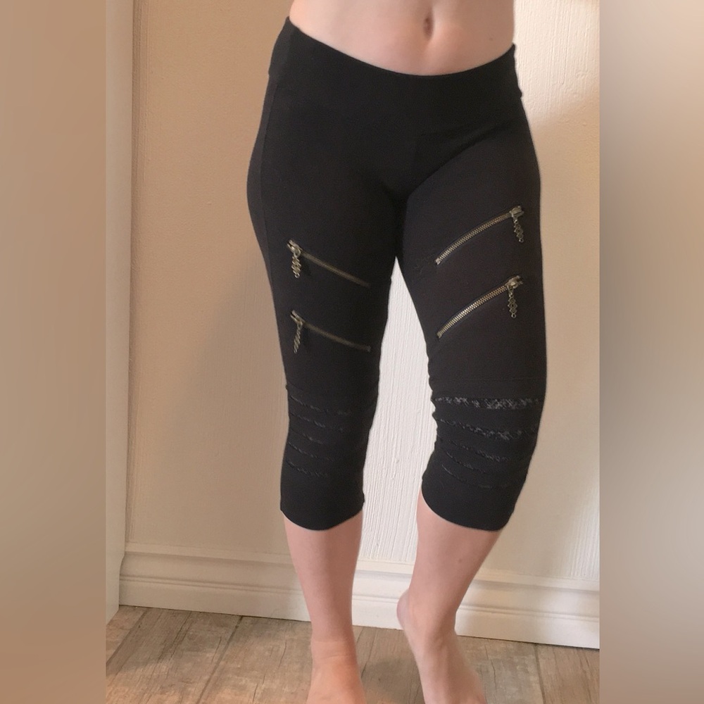 Nomads Hemp Wear black organic cotton & bamboo Capri tribal leggings shorts XS